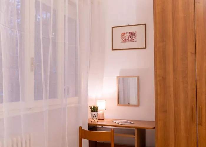 Home Stay Roma Bed and breakfast 4*