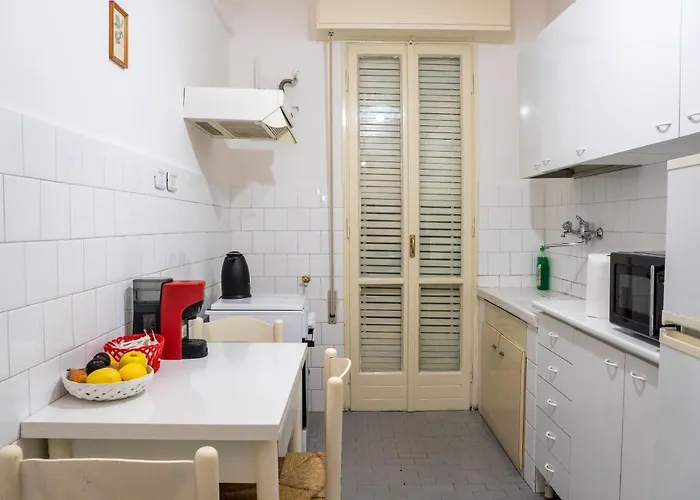 Home Stay Roma Bed and breakfast 4*